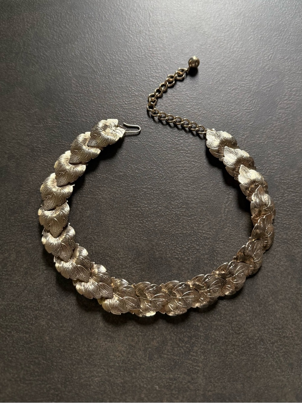 Vintage Mid-Century Pale Gold Leaf Link Choker Necklace
